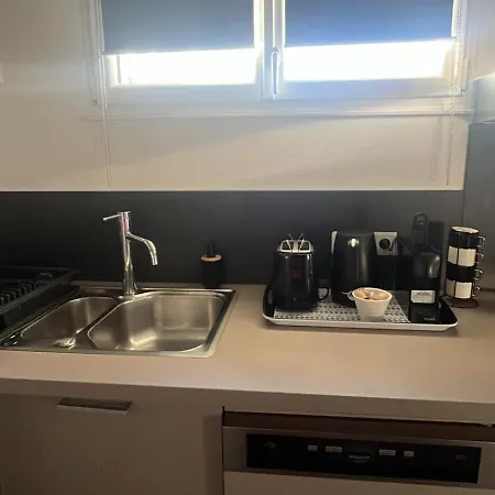 Aux Pieds Des Vignes *